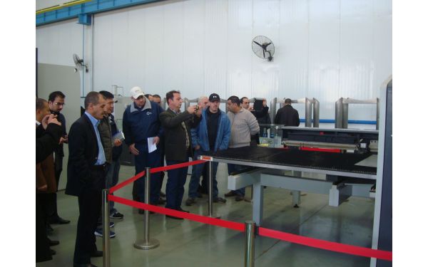 Clientes visitantes e expositores