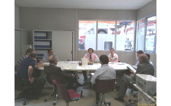 Clientes visitantes e expositores